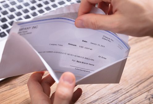 10 Pieces of Information that Should Be on Every Paystub